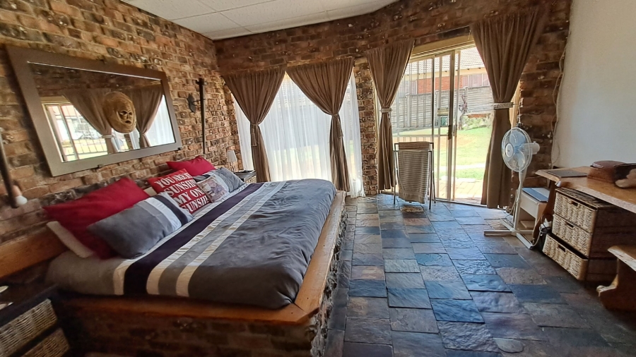 4 Bedroom Property for Sale in Uitsig Free State